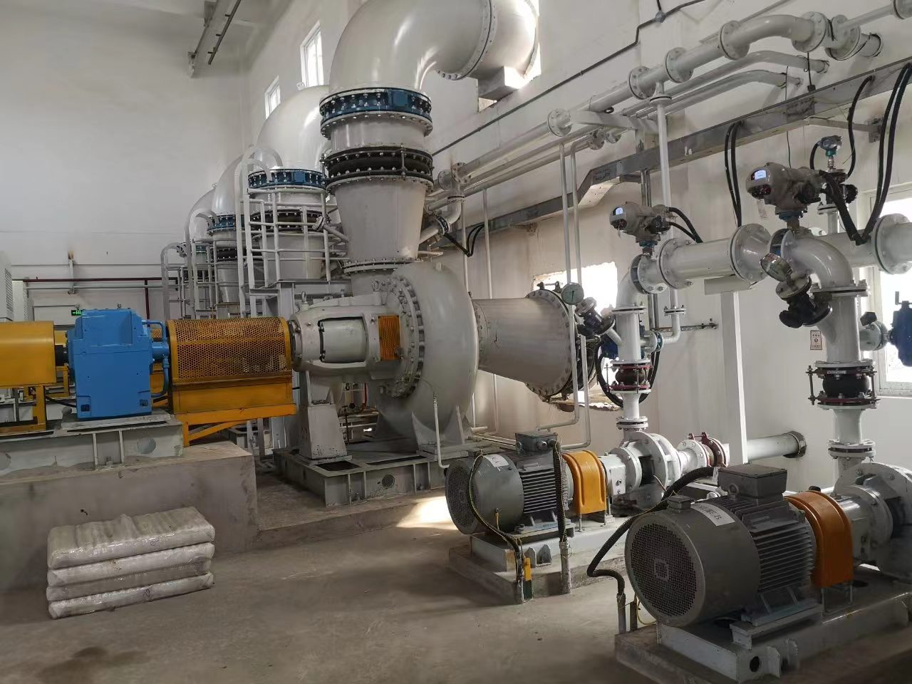 濟甯華(huá)源電熱廠安裝脫(tuo)硫泵